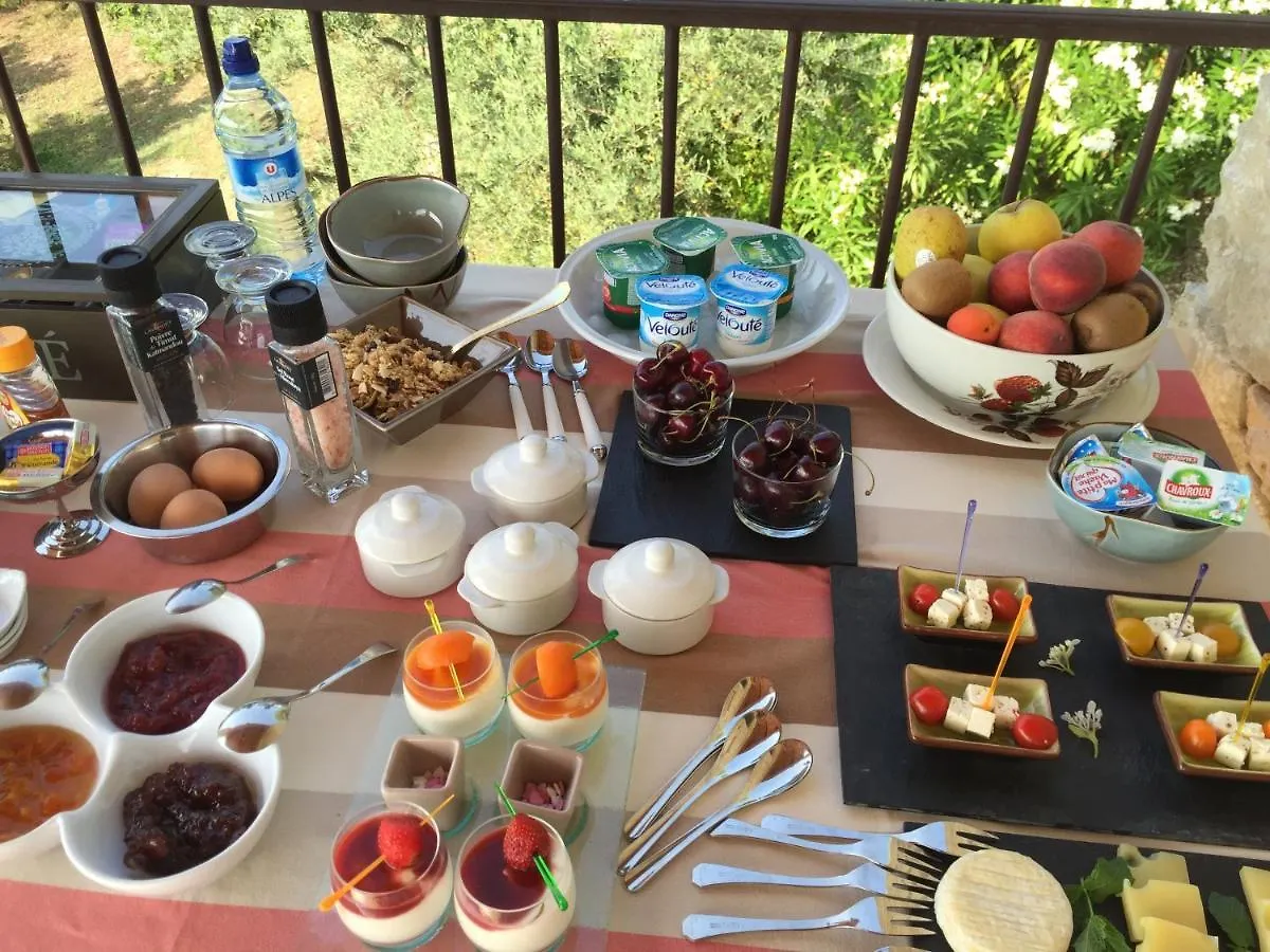 Le Logis Bed & Breakfast Gordes 3*,